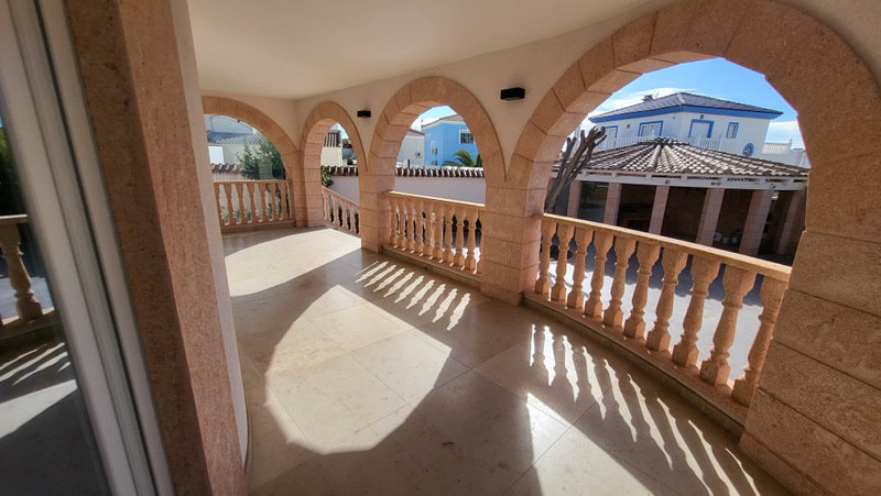 ESPECTACULAR VILLA DE LUJO EN CIUDAD QUESADA – ROJALES CON PISCINA Y JARDÍN PRIVADO