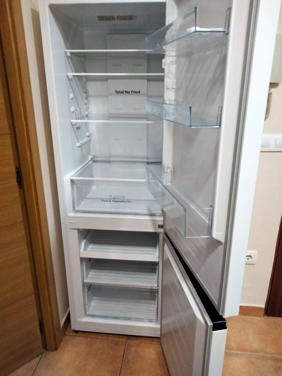 EDIFICIO REFORMADO EN PLENO CENTRO DE ALICANTE CON 8 VIVIENDAS