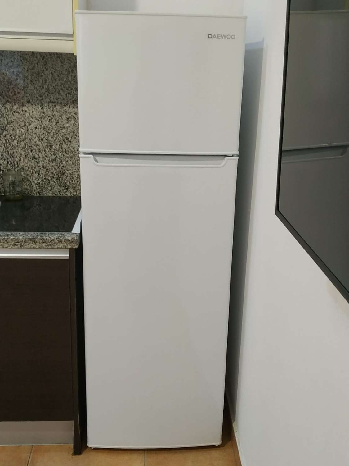 EDIFICIO REFORMADO EN PLENO CENTRO DE ALICANTE CON 8 VIVIENDAS