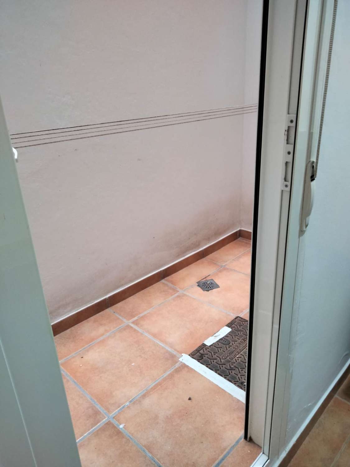 EDIFICIO REFORMADO EN PLENO CENTRO DE ALICANTE CON 8 VIVIENDAS