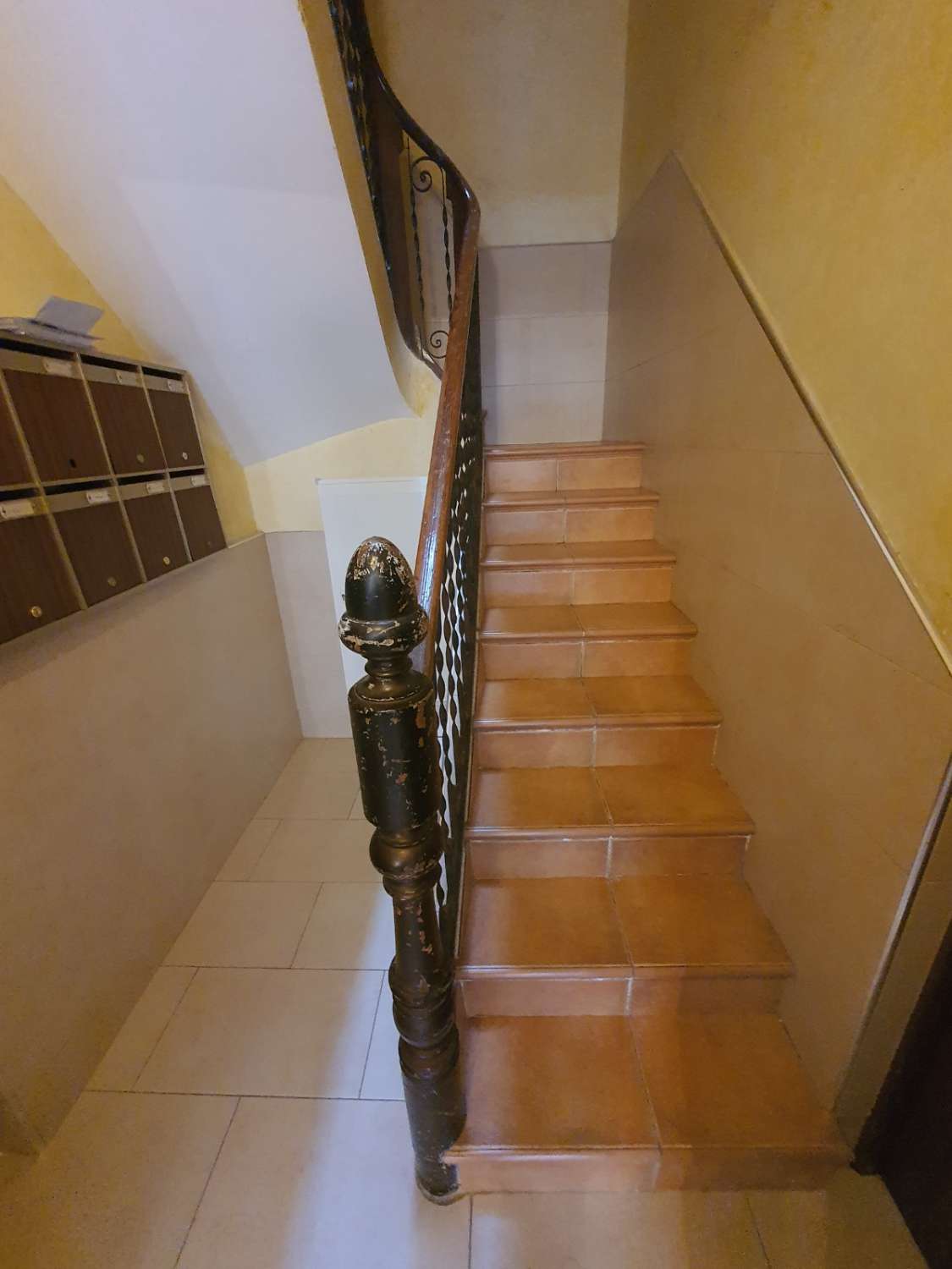 EDIFICIO REFORMADO EN PLENO CENTRO DE ALICANTE CON 8 VIVIENDAS