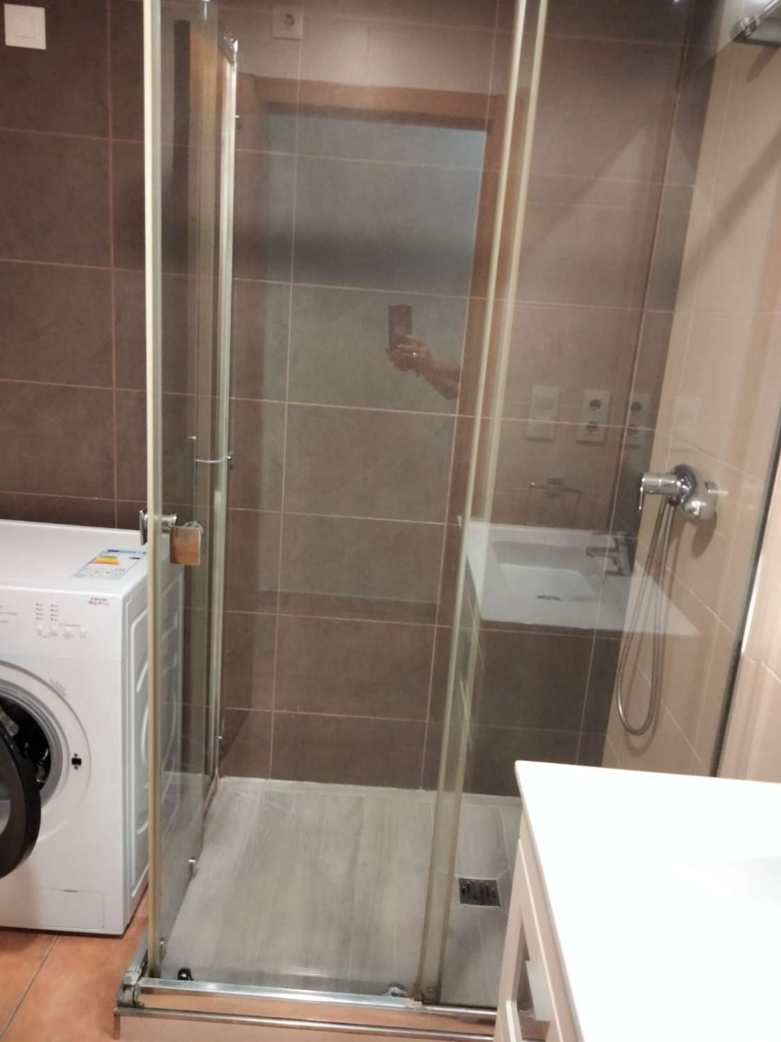 EDIFICIO REFORMADO EN PLENO CENTRO DE ALICANTE CON 8 VIVIENDAS