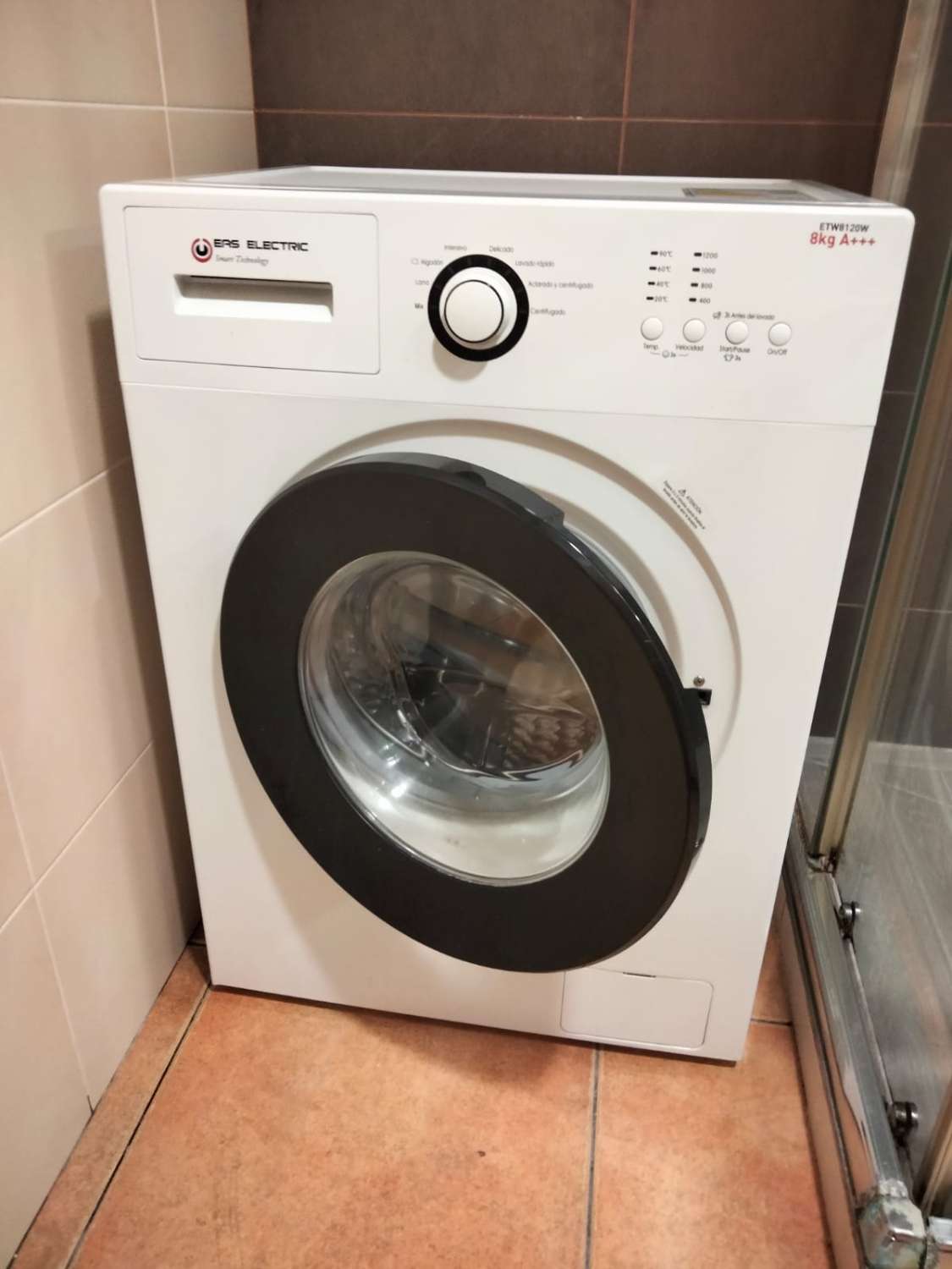 EDIFICIO REFORMADO EN PLENO CENTRO DE ALICANTE CON 8 VIVIENDAS