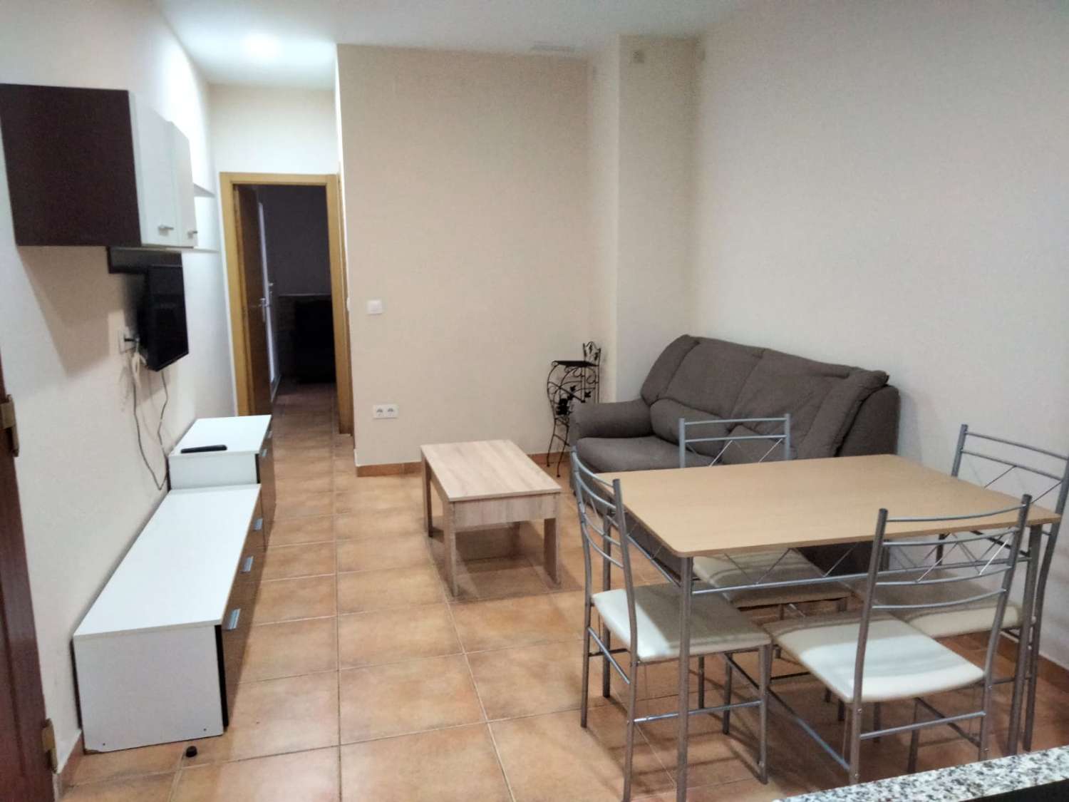 EDIFICIO REFORMADO EN PLENO CENTRO DE ALICANTE CON 8 VIVIENDAS