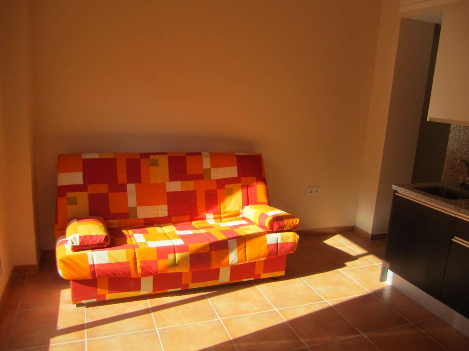 EDIFICIO REFORMADO EN PLENO CENTRO DE ALICANTE CON 8 VIVIENDAS