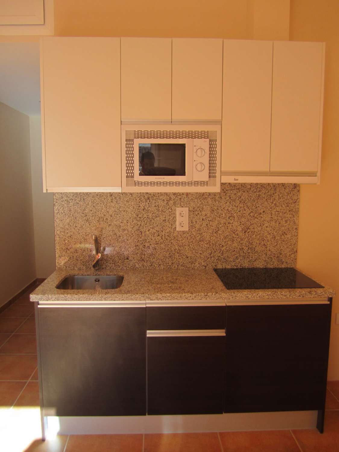 EDIFICIO REFORMADO EN PLENO CENTRO DE ALICANTE CON 8 VIVIENDAS