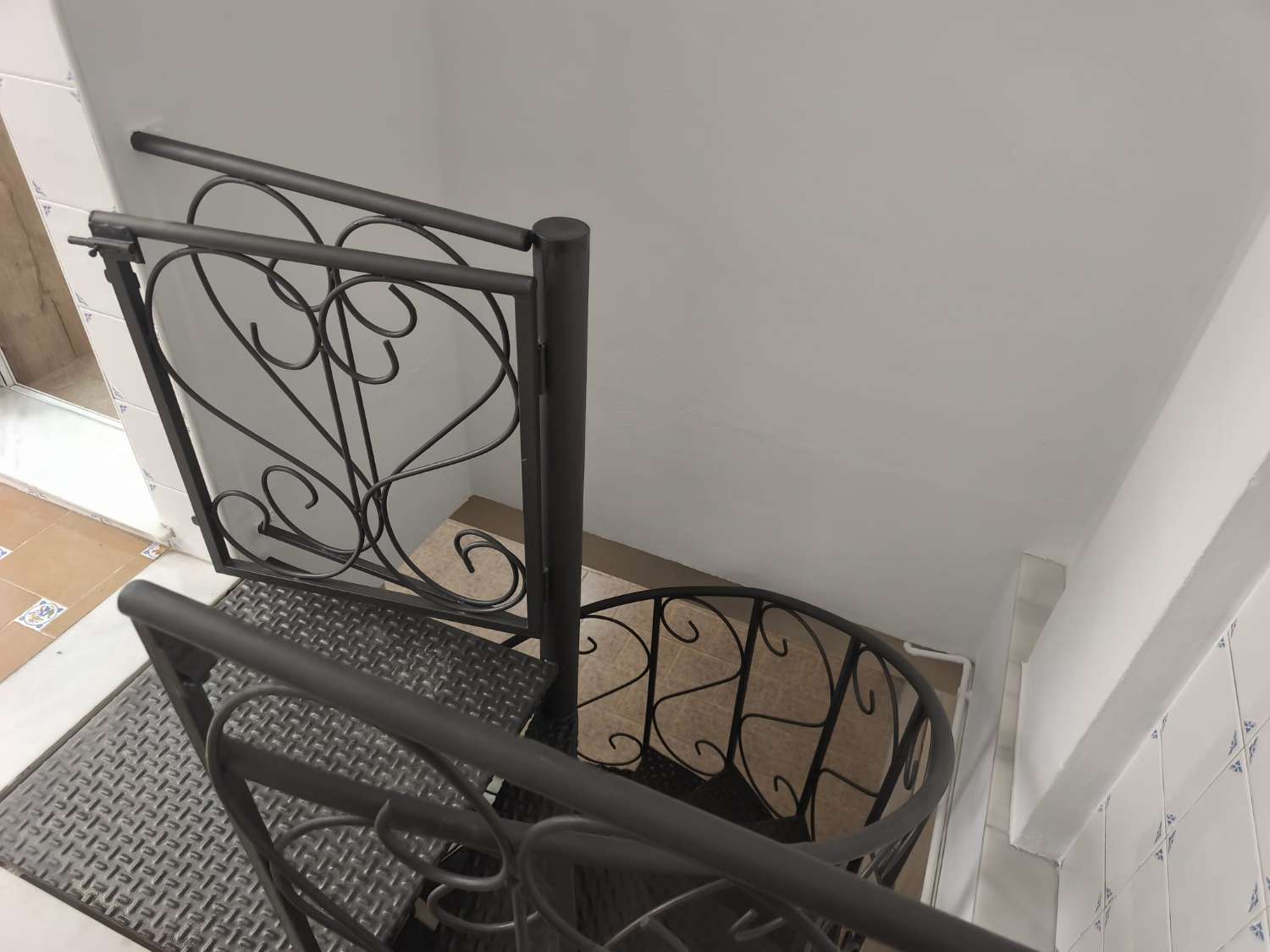 PRECIOSO BUNGALOW REFORMADO DE 3 PLANTAS EN BENEJÚZAR