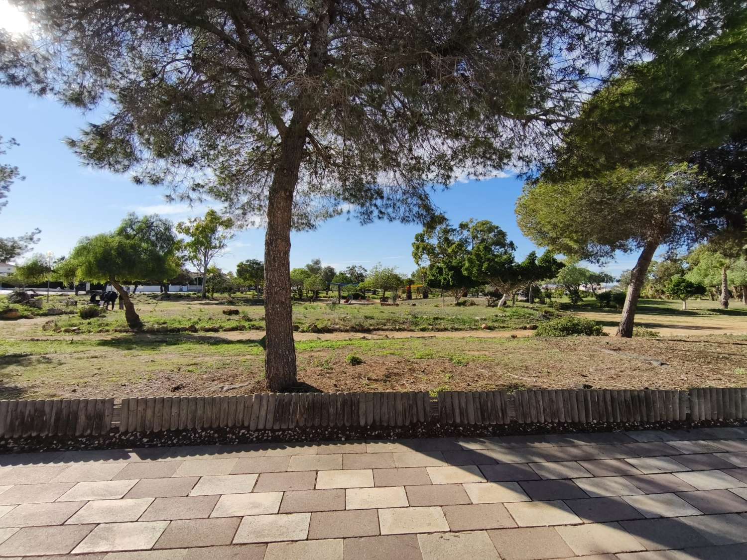 BUNGALOW DE PLANTA BAJA REFORMADO CON TERRAZA EN EL CHAPARRAL – SAN LUIS (TORREVIEJA)