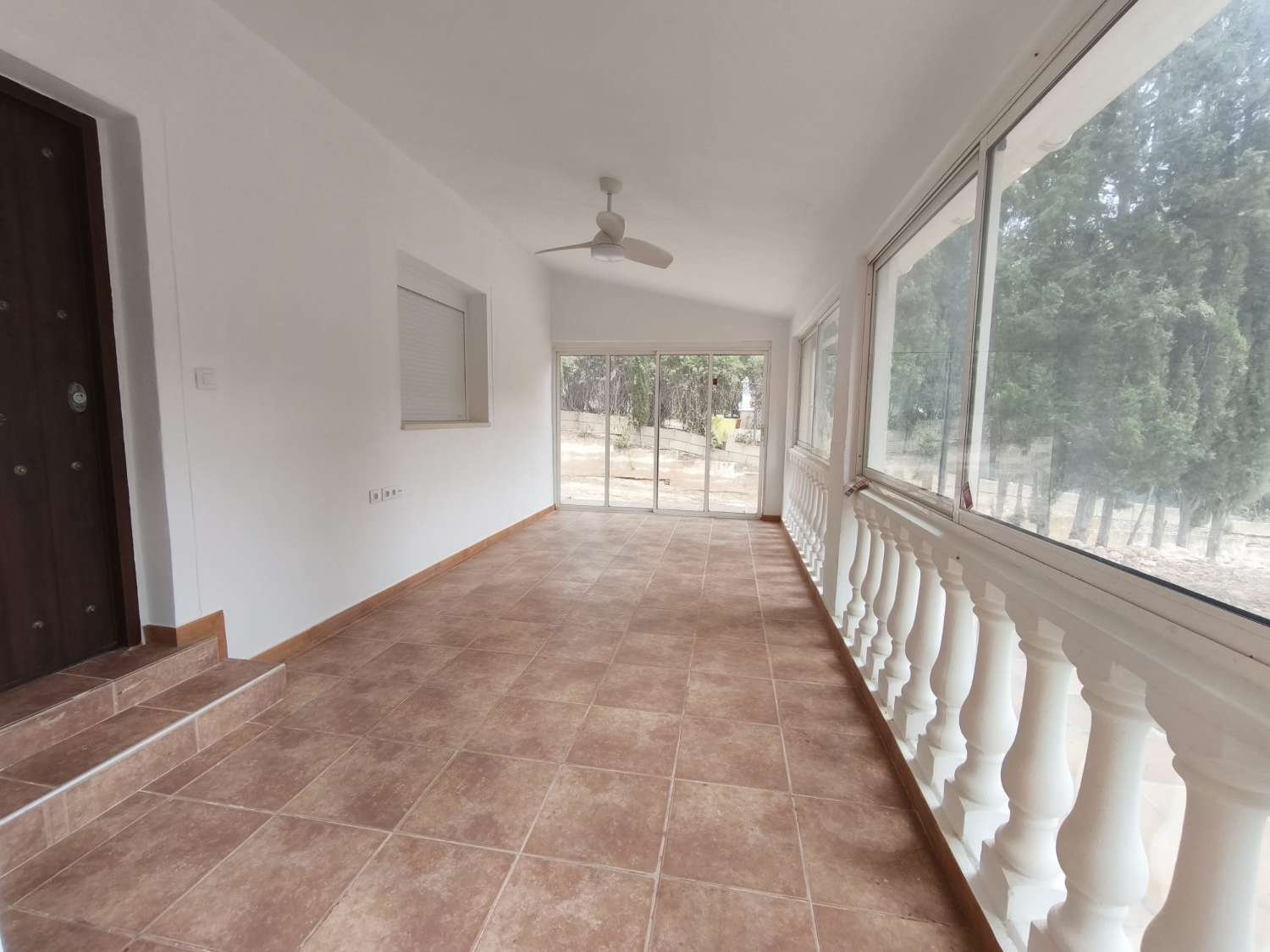 CHALET TOTALMENTE REFORMADO EN PARCELA INDEPENDIENTE CON PLANTA BAJA Y ALTA