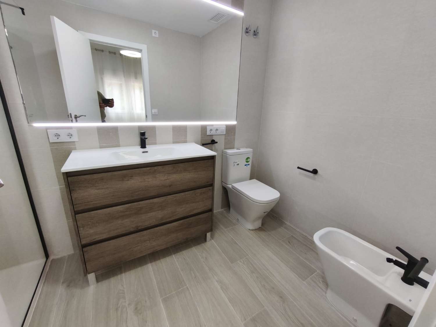 CHALET TOTALMENTE REFORMADO EN PARCELA INDEPENDIENTE CON PLANTA BAJA Y ALTA