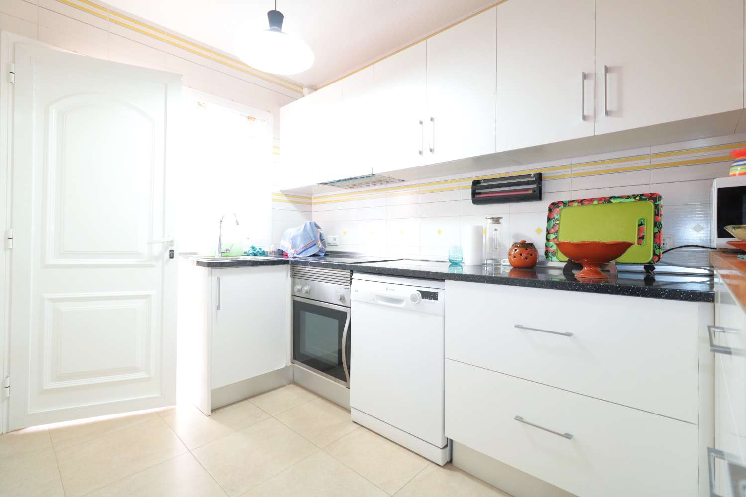 ADOSADO REFORMADO A 300 METROS DEL MAR EN PLAYA DE LOS NÁUFRAGOS – TORREVIEJA