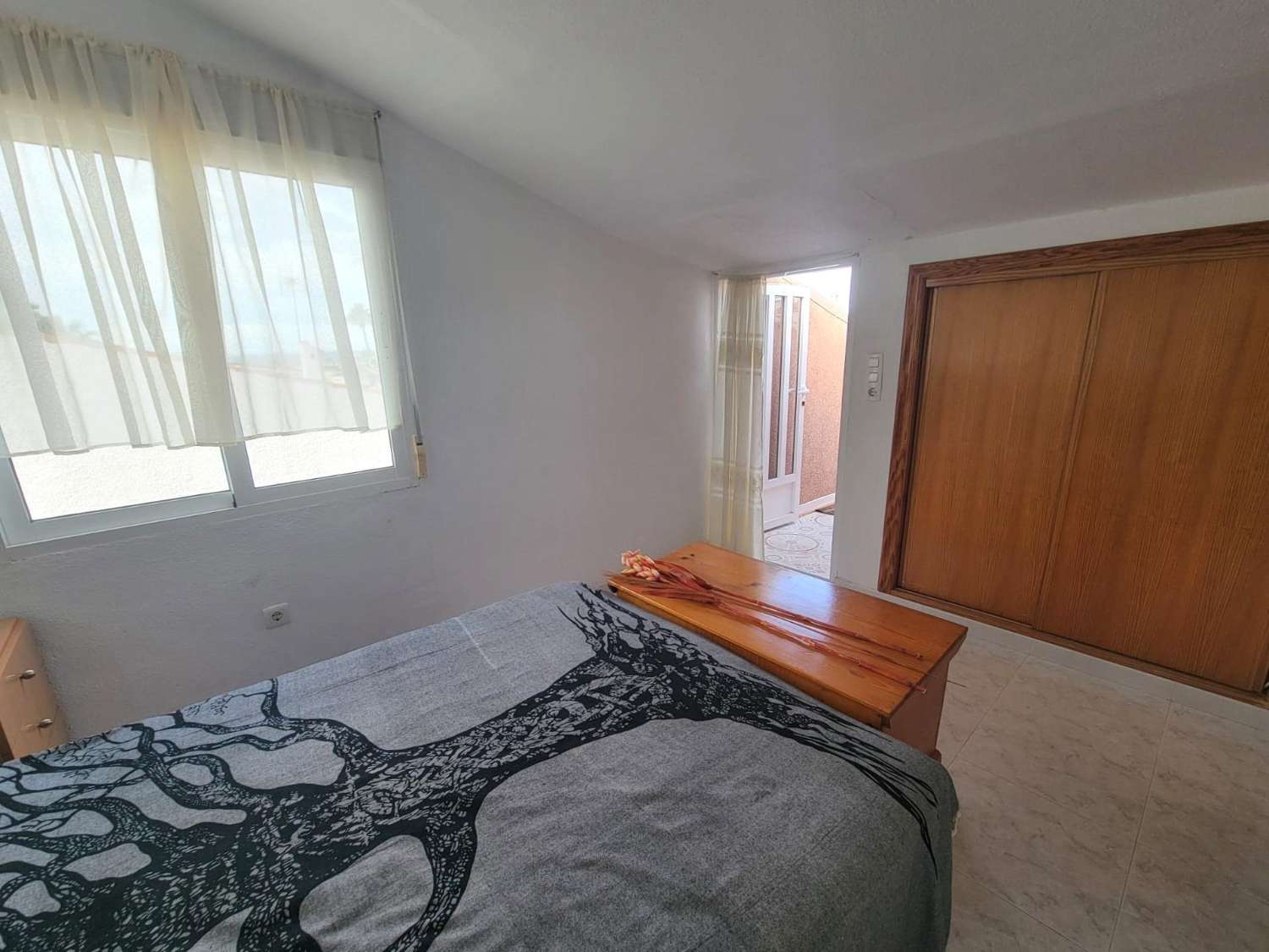 BONITA VIVIENDA ADOSADA EN ESQUINA CON SOLÁRIUM JUNTO AL PARQUE NATURAL DE LA MATA – SIN GASTOS DE COMUNIDAD