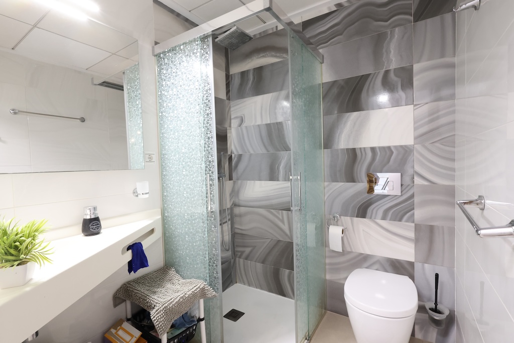 ADOSADO ORIENTACIÓN SUR CON SÓTANO-GARAJE, SOLÁRIUM Y VISTAS A PISCINAS EN PLAYA FLAMENCA – RESIDENCIAL EL MANANTIAL