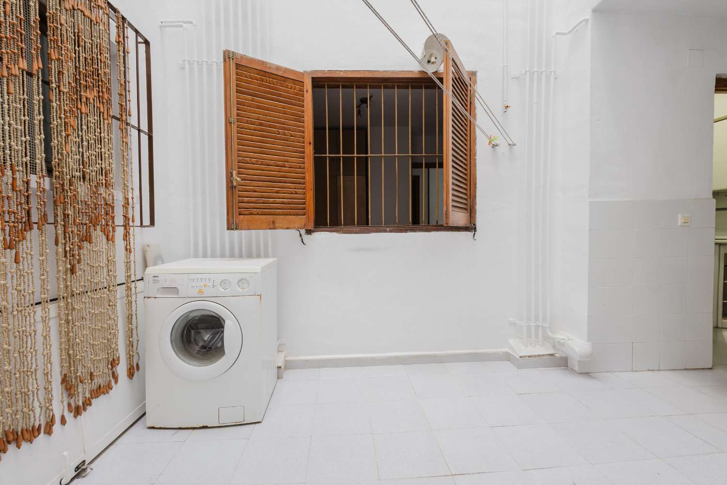 APARTAMENTO A 220 M DE LA PLAYA EN TORREVIEJA – LUZ, UBICACIÓN Y CALIDAD DE VIDA JUNTO AL MAR