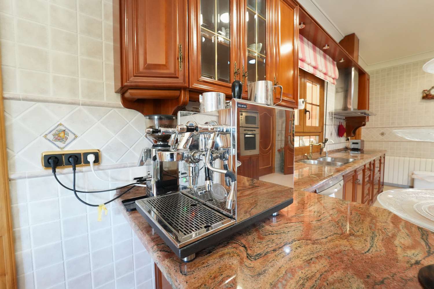 ESPECTACULAR VILLA DE LUJO CON VISTAS AL MAR EN CAMPOAMOR – 734 M² EN PARCELA DE 850 M²