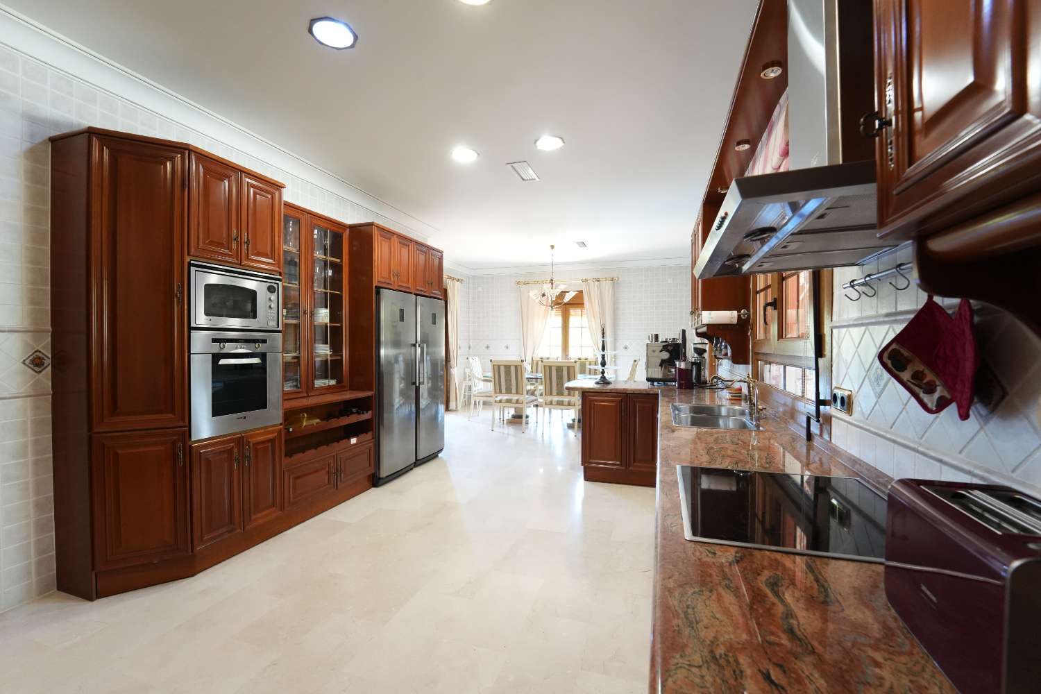 ESPECTACULAR VILLA DE LUJO CON VISTAS AL MAR EN CAMPOAMOR – 734 M² EN PARCELA DE 850 M²