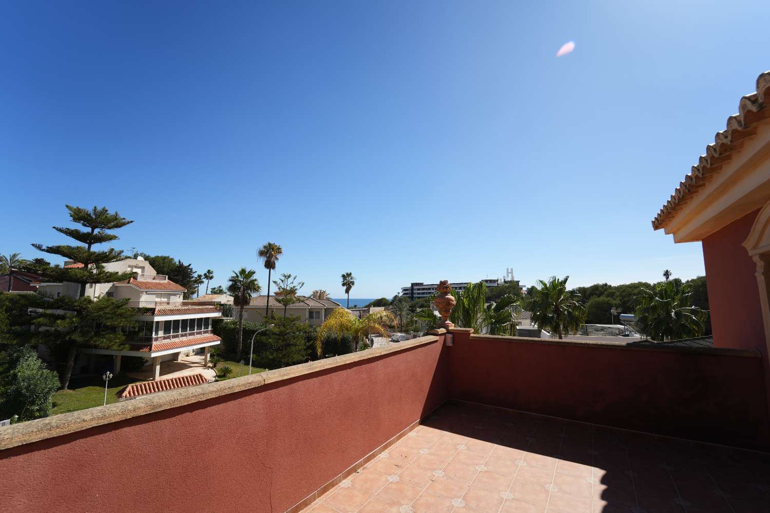 ESPECTACULAR VILLA DE LUJO CON VISTAS AL MAR EN CAMPOAMOR – 734 M² EN PARCELA DE 850 M²