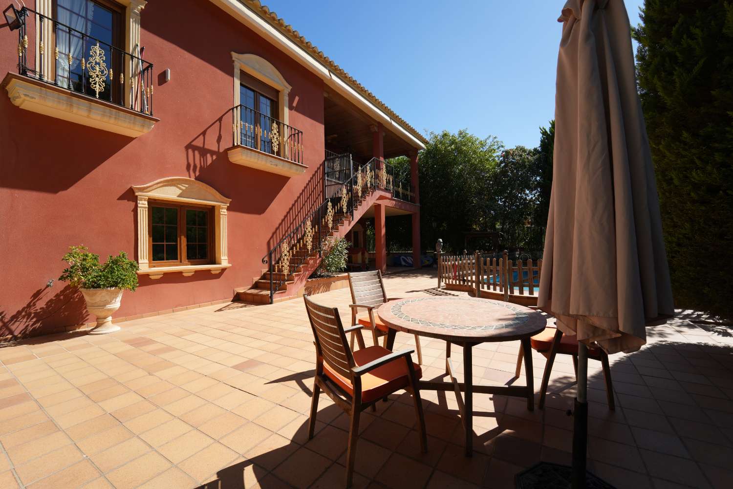 ESPECTACULAR VILLA DE LUJO CON VISTAS AL MAR EN CAMPOAMOR – 734 M² EN PARCELA DE 850 M²