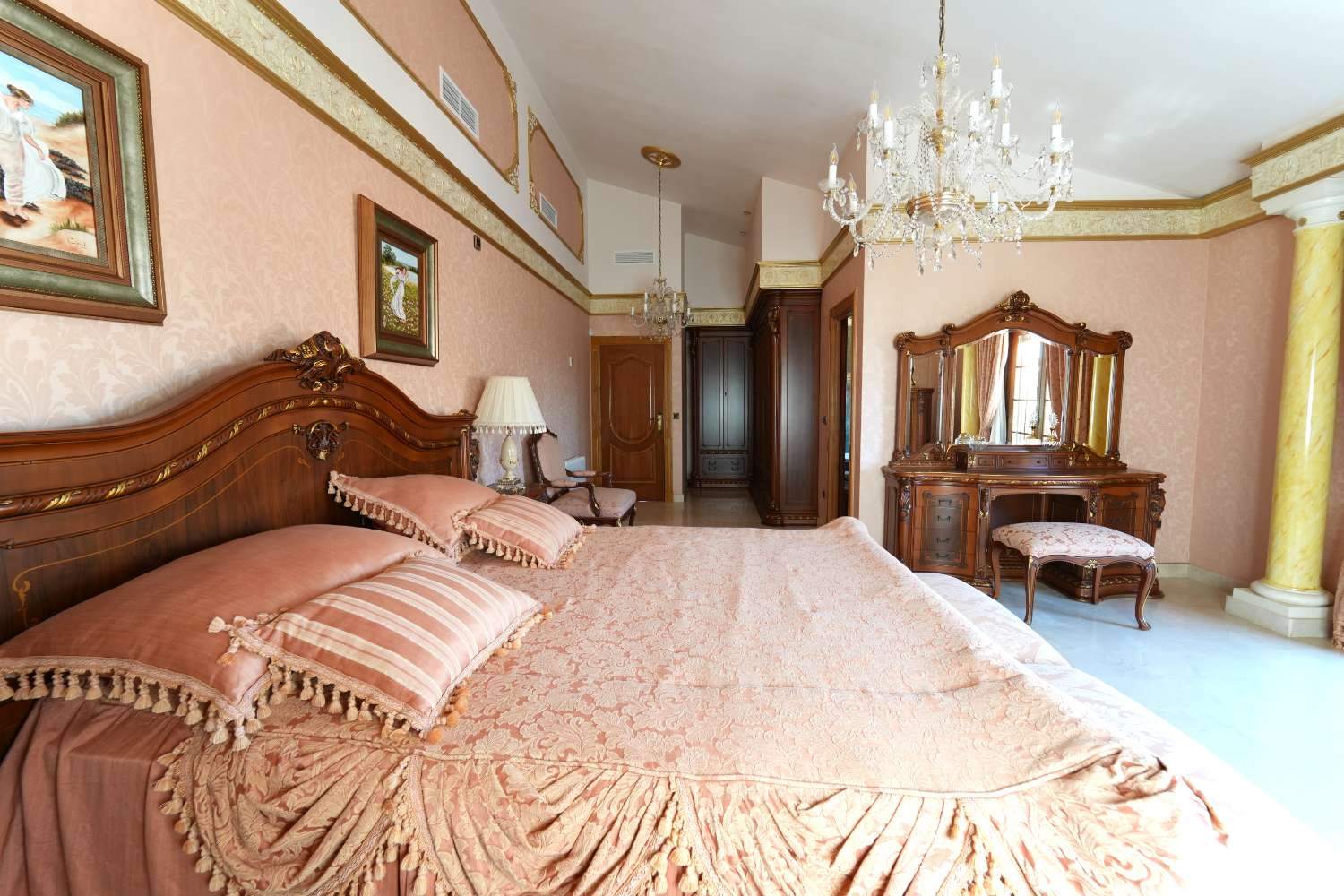 ESPECTACULAR VILLA DE LUJO CON VISTAS AL MAR EN CAMPOAMOR – 734 M² EN PARCELA DE 850 M²