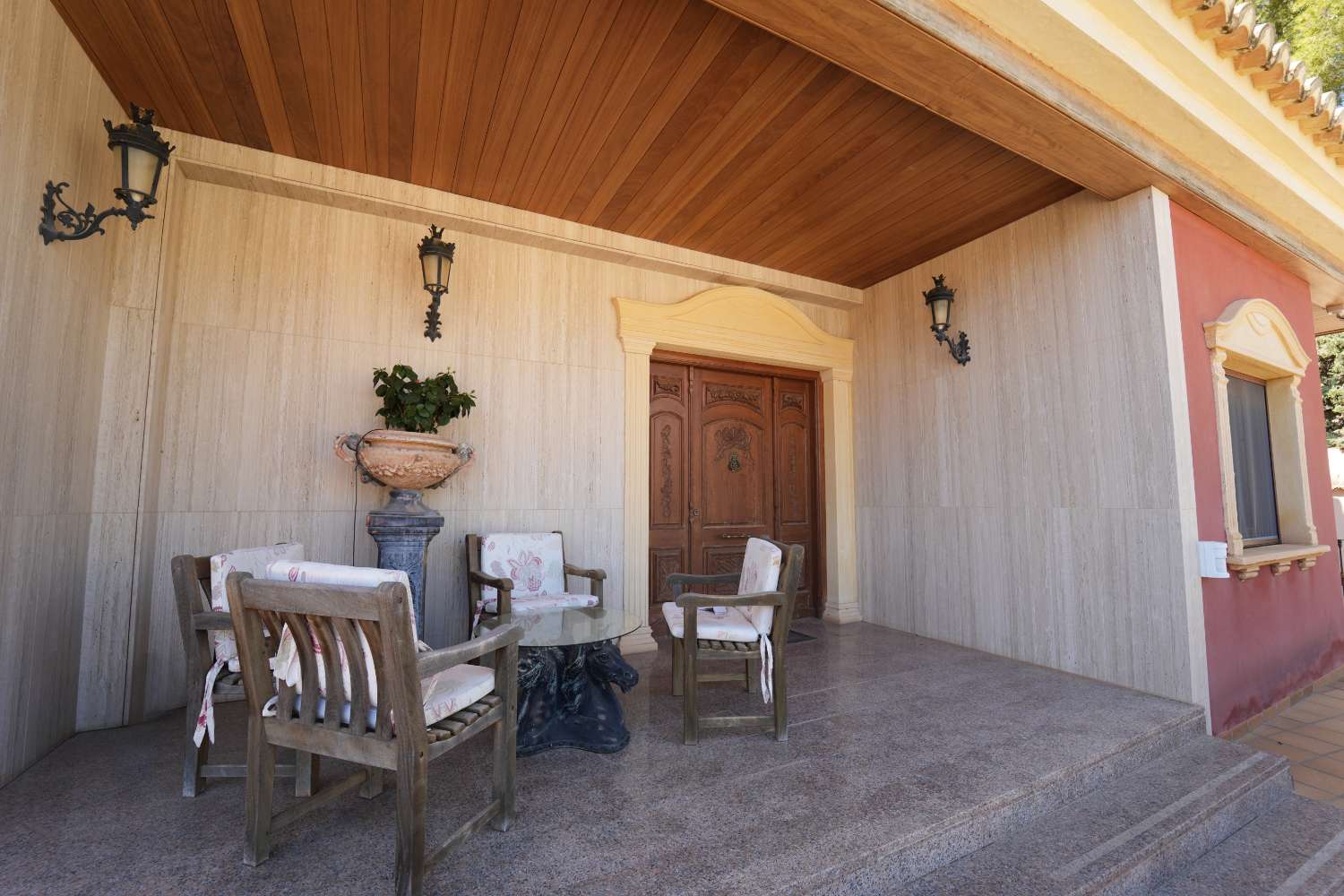 ESPECTACULAR VILLA DE LUJO CON VISTAS AL MAR EN CAMPOAMOR – 734 M² EN PARCELA DE 850 M²