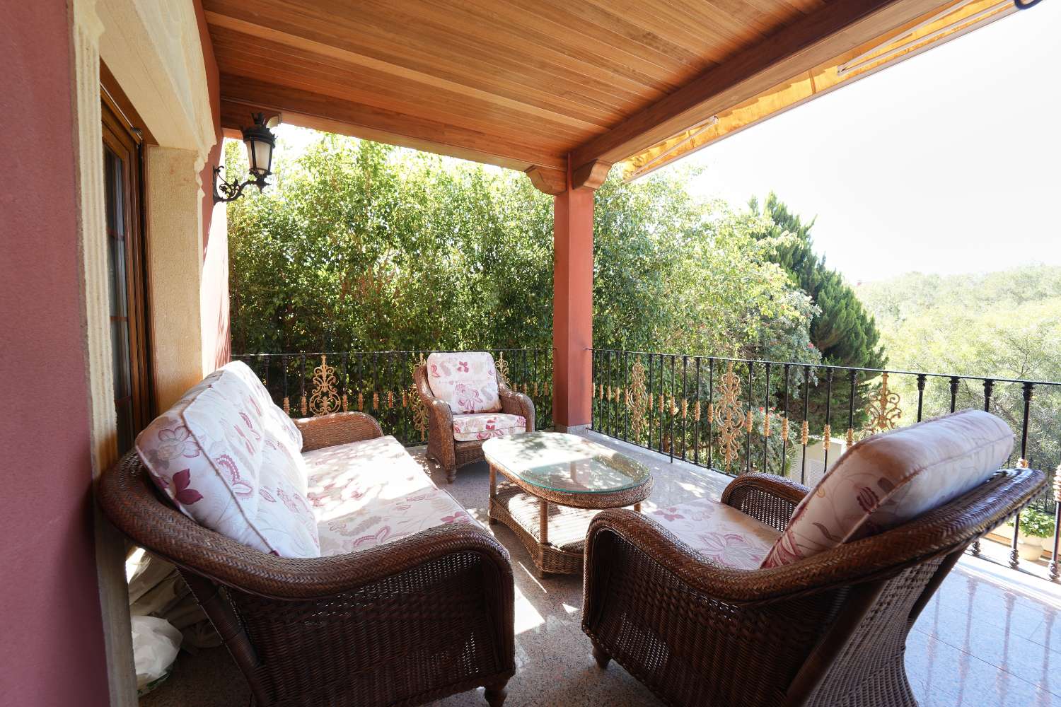 ESPECTACULAR VILLA DE LUJO CON VISTAS AL MAR EN CAMPOAMOR – 734 M² EN PARCELA DE 850 M²