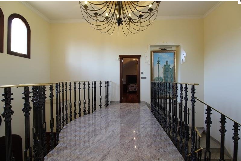 EXCLUSIVA VILLA DE LUJO EN CAMPOAMOR