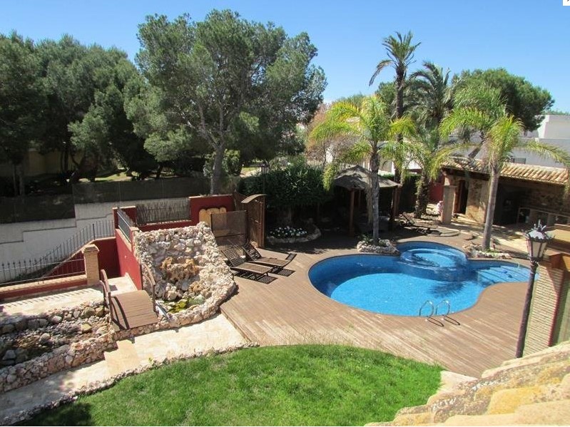 EXCLUSIVA VILLA DE LUJO EN CAMPOAMOR
