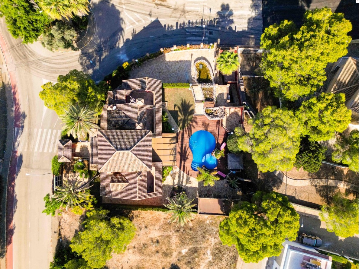 EXCLUSIVA VILLA DE LUJO EN CAMPOAMOR