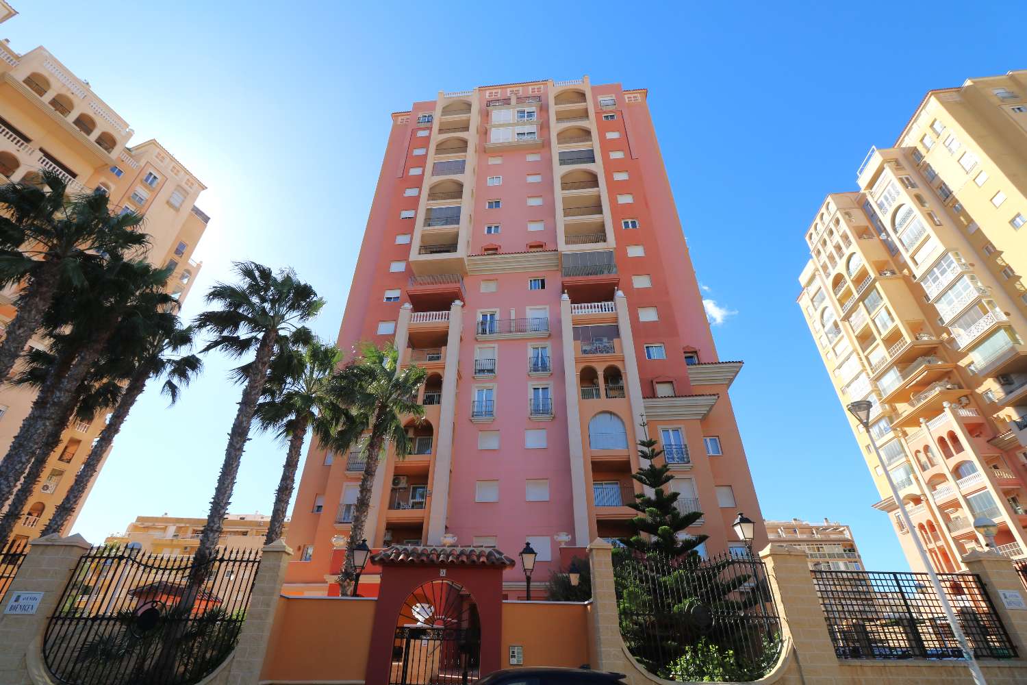 APARTAMENTO CON VISTAS AL MAR EN LOS FRUTALES – ATALAYAS, TORREVIEJA