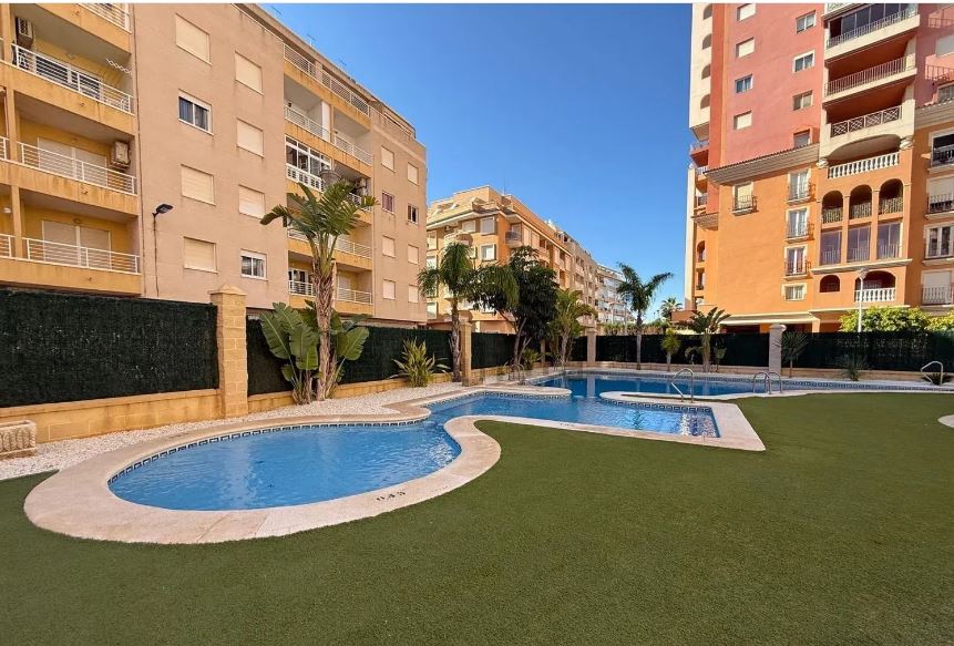 APARTAMENTO CON VISTAS AL MAR EN LOS FRUTALES – ATALAYAS, TORREVIEJA