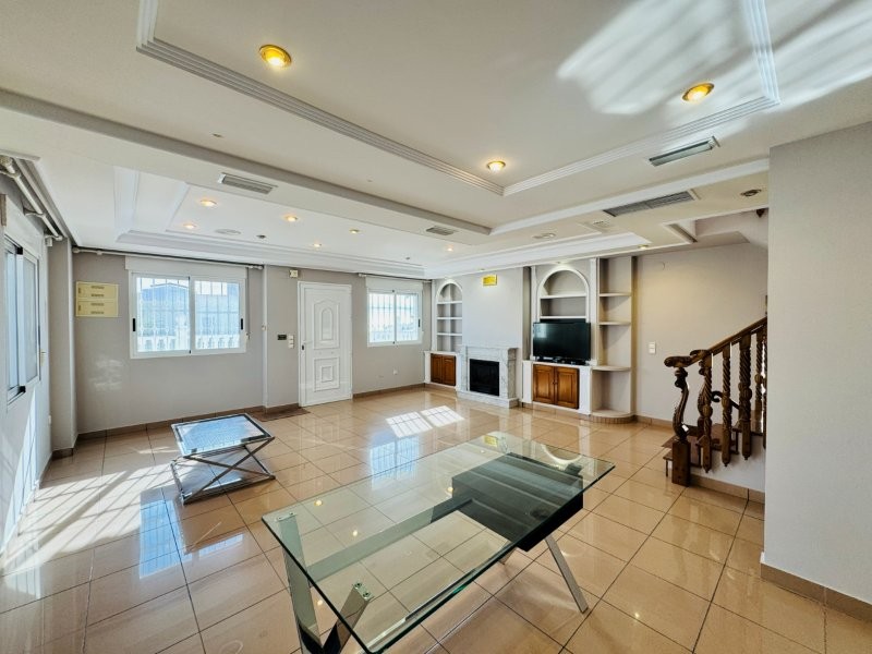 ESPECTACULAR VILLA CON VISTAS AL MAR A 180 METROS DE LA PLAYA EN TORRE LA MATA