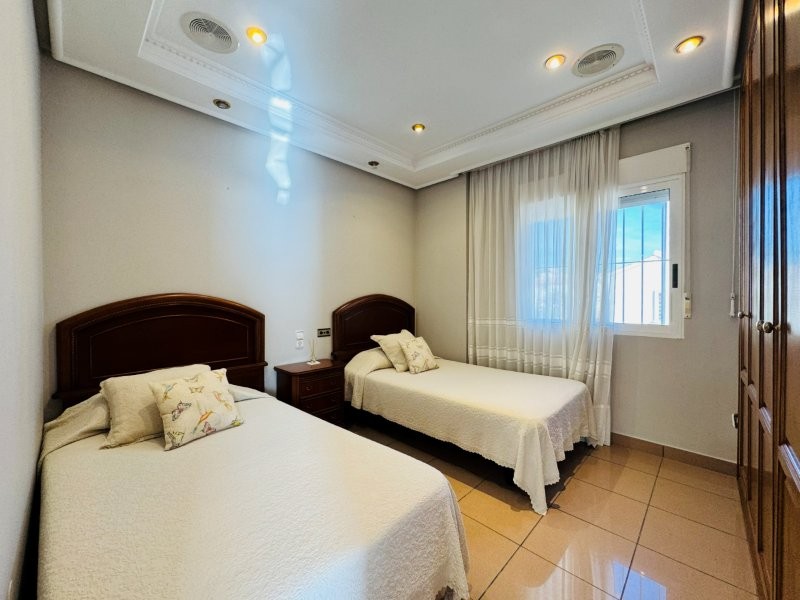 ESPECTACULAR VILLA CON VISTAS AL MAR A 180 METROS DE LA PLAYA EN TORRE LA MATA