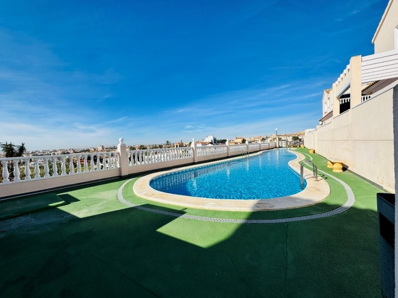 ESPECTACULAR VILLA CON VISTAS AL MAR A 180 METROS DE LA PLAYA EN TORRE LA MATA