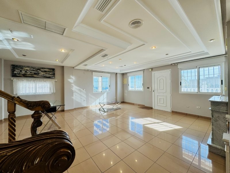 ESPECTACULAR VILLA CON VISTAS AL MAR A 180 METROS DE LA PLAYA EN TORRE LA MATA