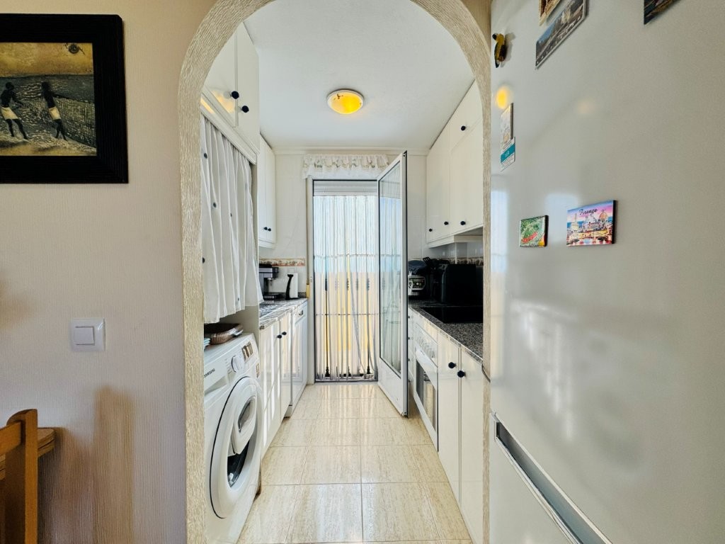 BAJO CON GRAN PARCELA, PISCINA PRIVADA Y A 600 METROS DE LA PLAYA EN LA MATA