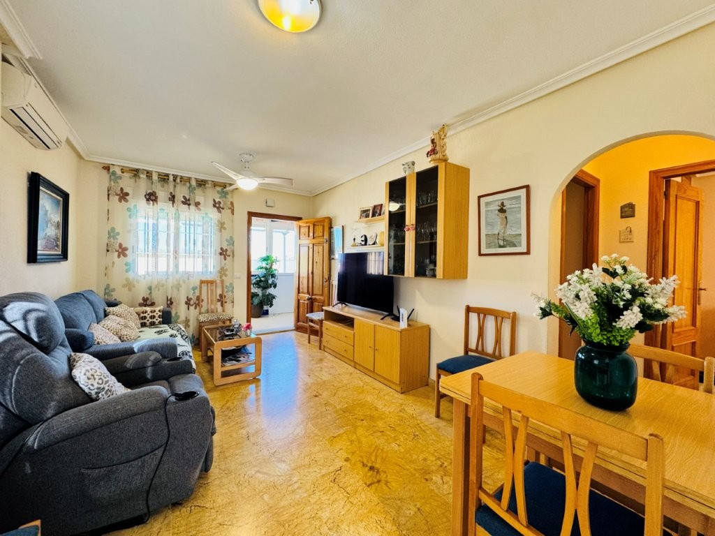 BAJO CON GRAN PARCELA, PISCINA PRIVADA Y A 600 METROS DE LA PLAYA EN LA MATA