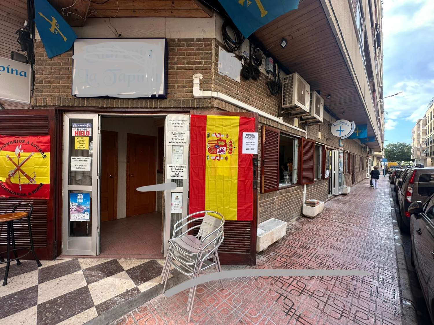 LOCAL COMERCIAL A 50 METROS DEL MAR EN TORREVIEJA – TOTALMENTE EQUIPADO