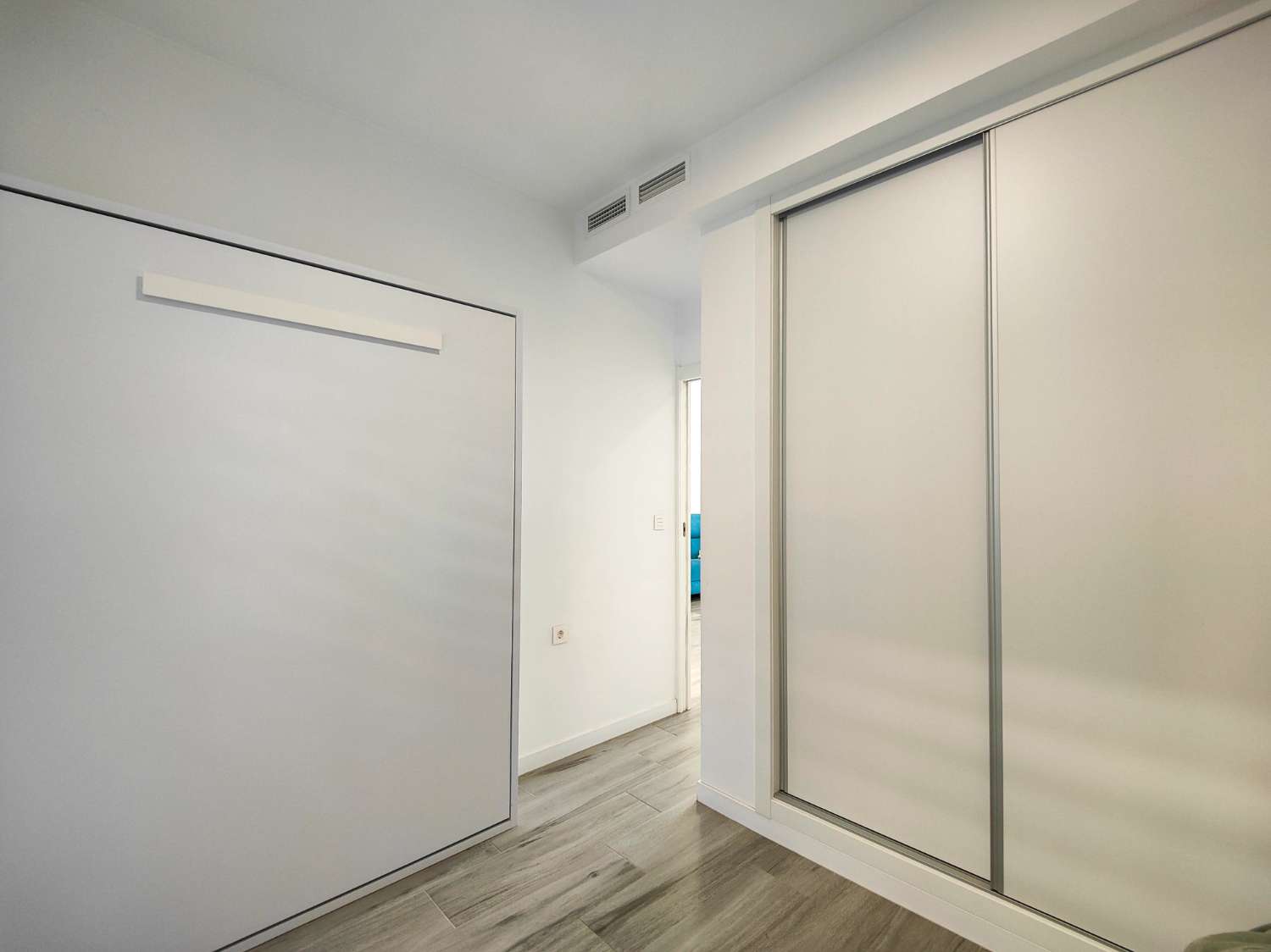 APARTAMENTO MODERNO EN PLANTA BAJA CON GRAN JARDÍN PRIVADO Y GARAJE CERRADO EN