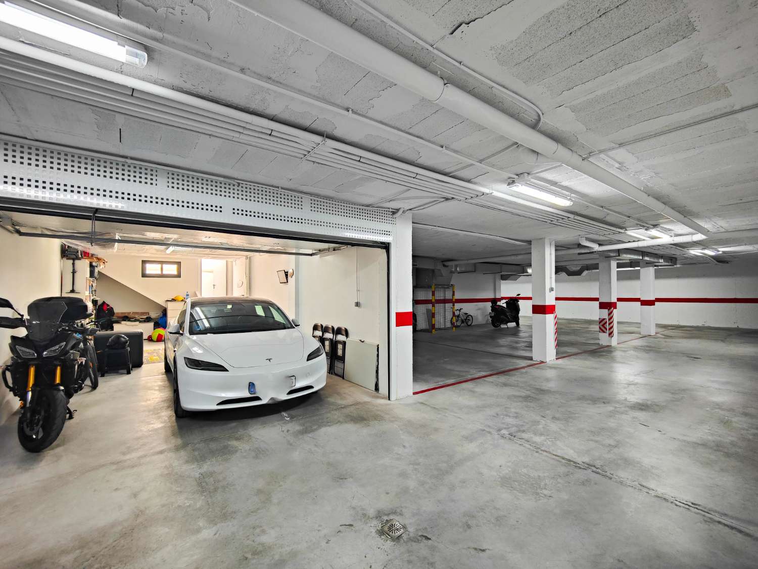 APARTAMENTO MODERNO EN PLANTA BAJA CON GRAN JARDÍN PRIVADO Y GARAJE CERRADO EN