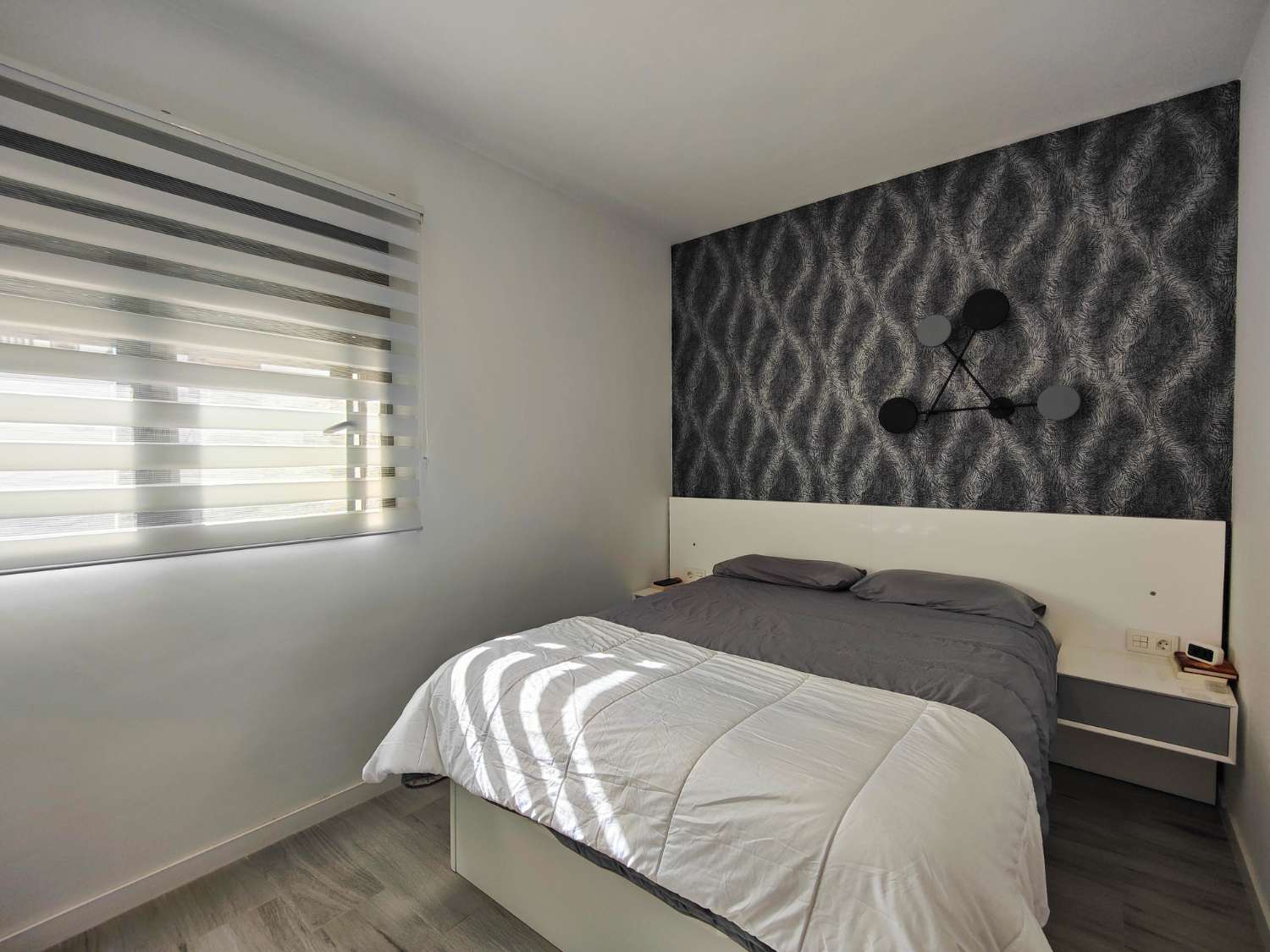 APARTAMENTO MODERNO EN PLANTA BAJA CON GRAN JARDÍN PRIVADO Y GARAJE CERRADO EN