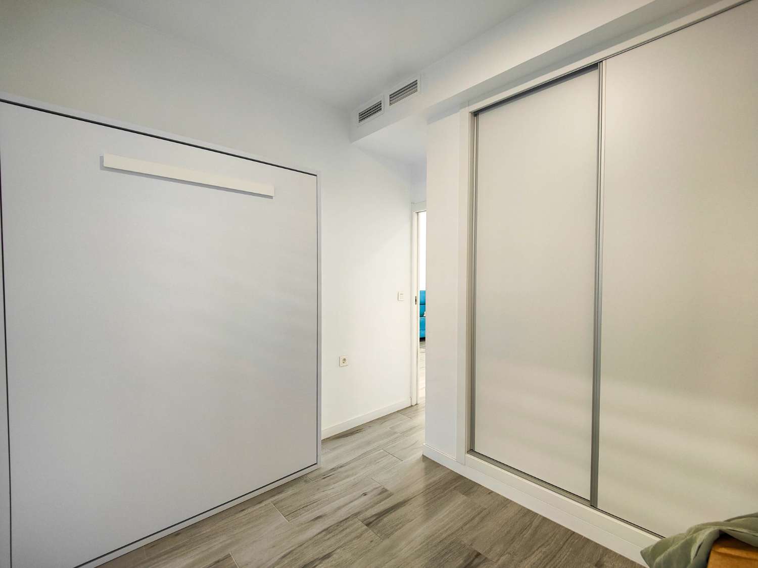 APARTAMENTO MODERNO EN PLANTA BAJA CON GRAN JARDÍN PRIVADO Y GARAJE CERRADO EN