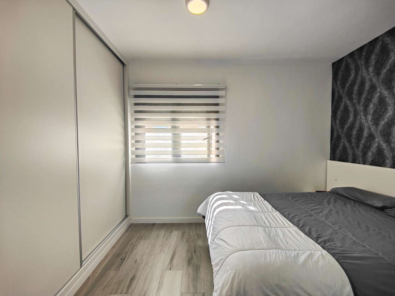 APARTAMENTO MODERNO EN PLANTA BAJA CON GRAN JARDÍN PRIVADO Y GARAJE CERRADO EN