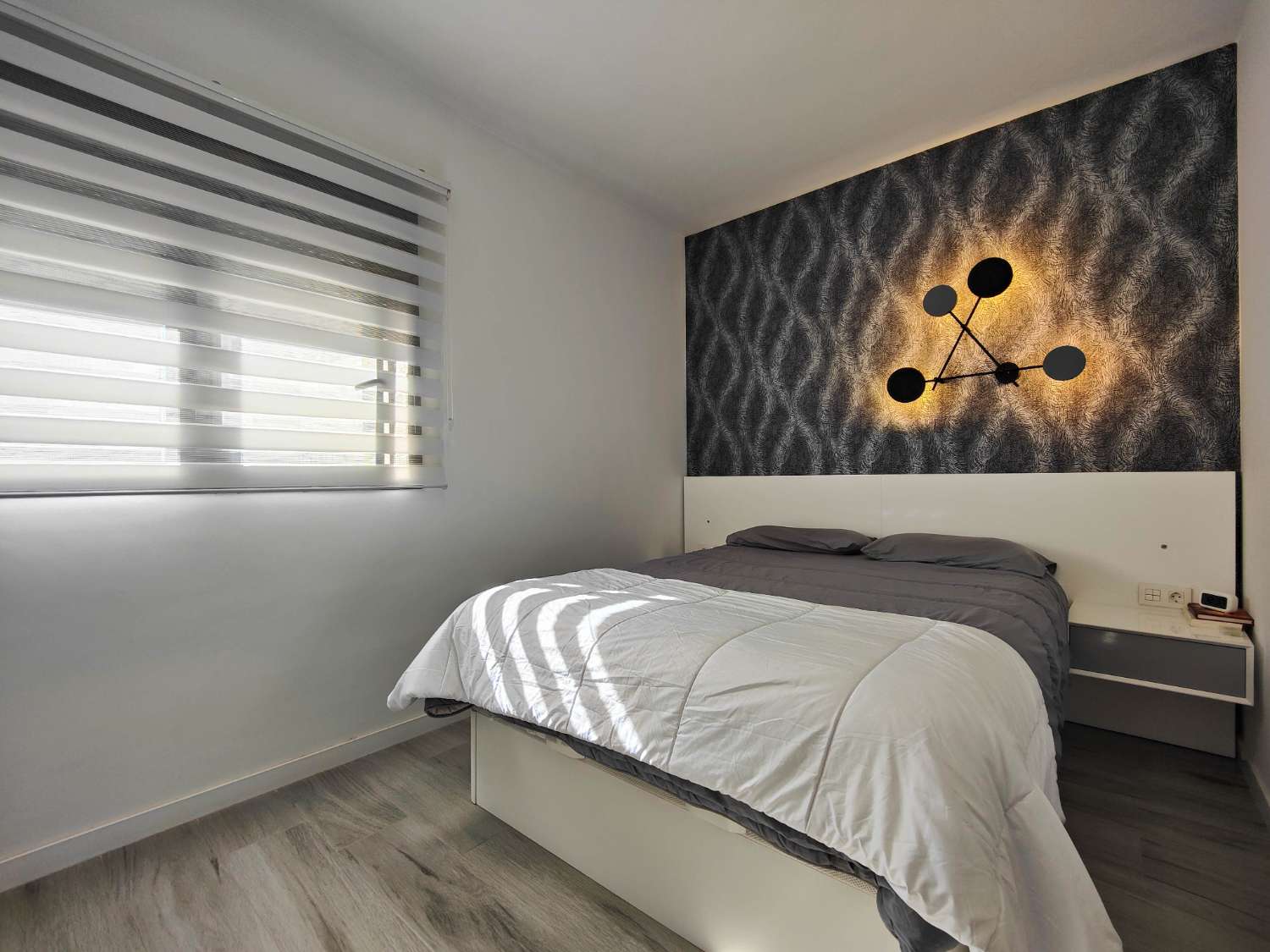 APARTAMENTO MODERNO EN PLANTA BAJA CON GRAN JARDÍN PRIVADO Y GARAJE CERRADO EN