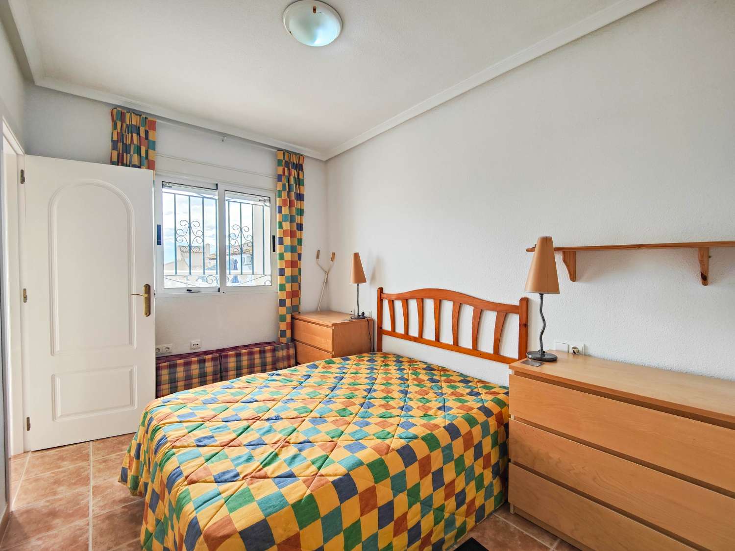 FANTÁSTICA VIVIENDA ADOSADA EN ESQUINA CON SOLÁRIUM Y JARDÍN PRIVADO EN PUNTA PRIMA – Orihuela Costa