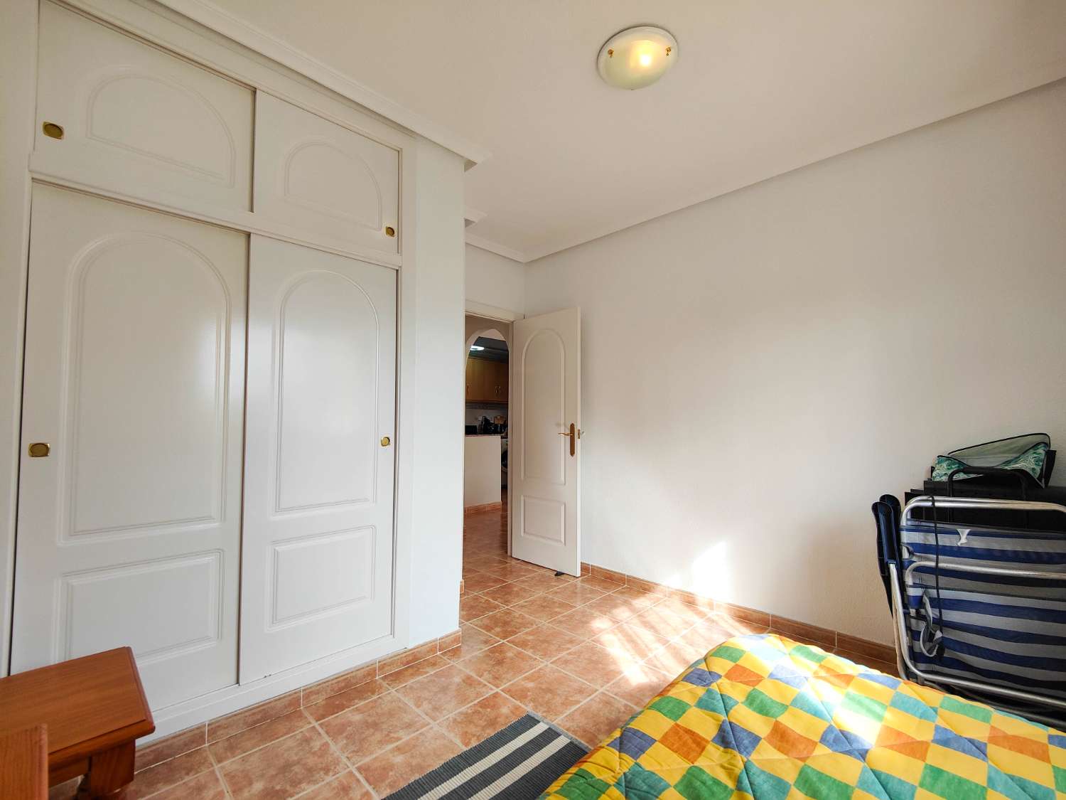 FANTÁSTICA VIVIENDA ADOSADA EN ESQUINA CON SOLÁRIUM Y JARDÍN PRIVADO EN PUNTA PRIMA – Orihuela Costa