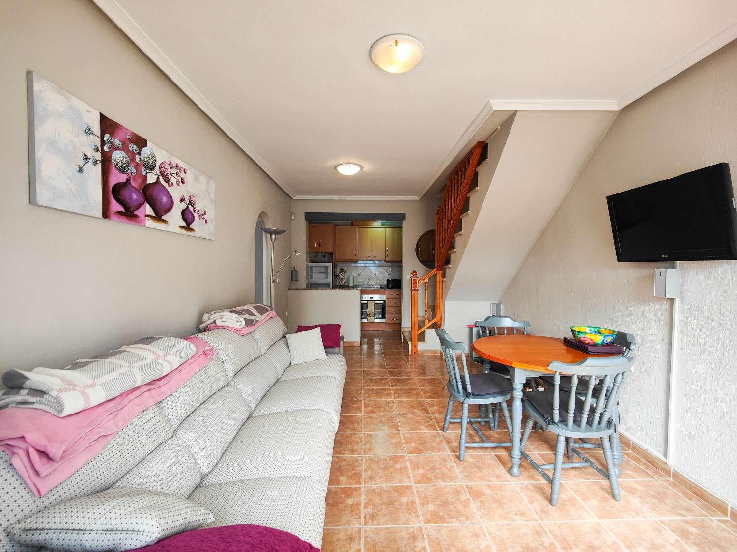 FANTÁSTICA VIVIENDA ADOSADA EN ESQUINA CON SOLÁRIUM Y JARDÍN PRIVADO EN PUNTA PRIMA – Orihuela Costa