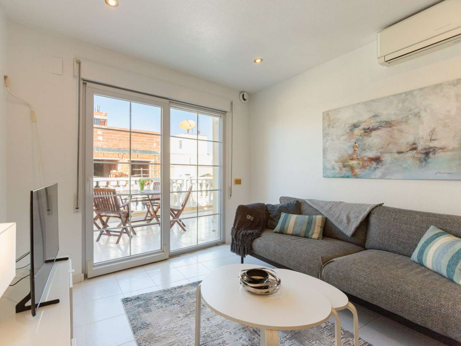 PENTHOUSE EXCLUSIF À 100 M DE LA PLAGE DE LOS LOCOS À TORREVIEJA – 3 CHAMBRES, CHAUFFAGE PAR LE SOL ET PRÊT À EMMÉNAGER