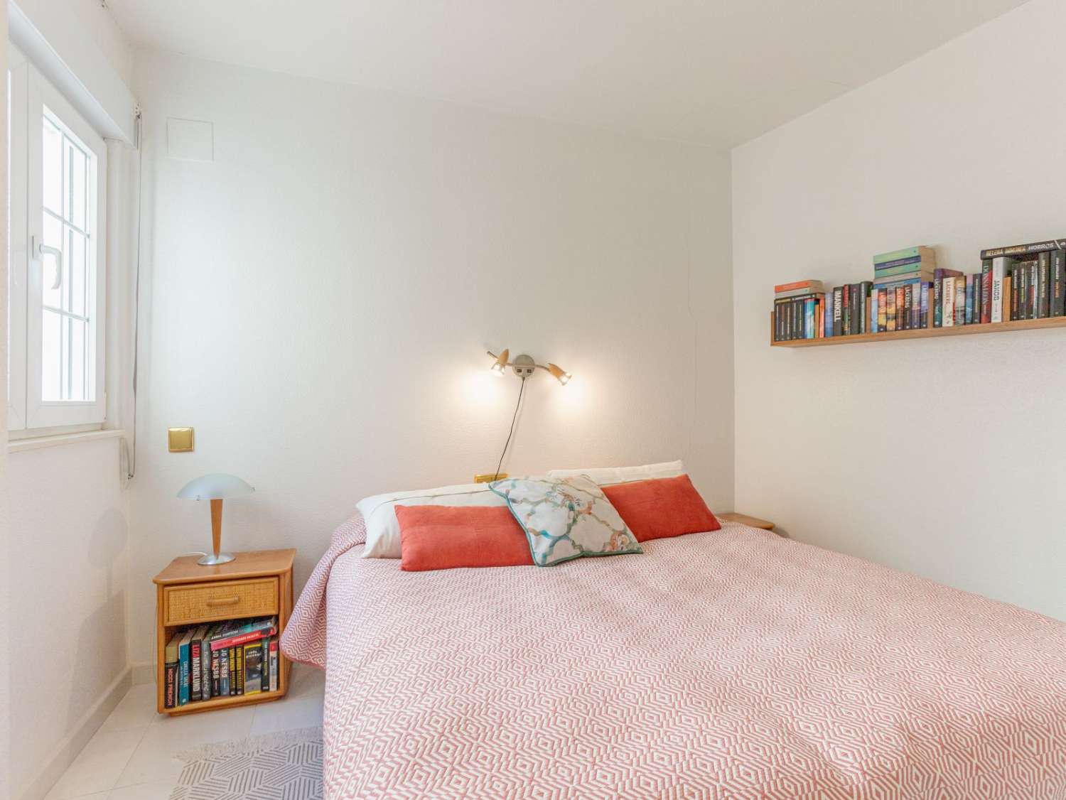 PENTHOUSE EXCLUSIF À 100 M DE LA PLAGE DE LOS LOCOS À TORREVIEJA – 3 CHAMBRES, CHAUFFAGE PAR LE SOL ET PRÊT À EMMÉNAGER