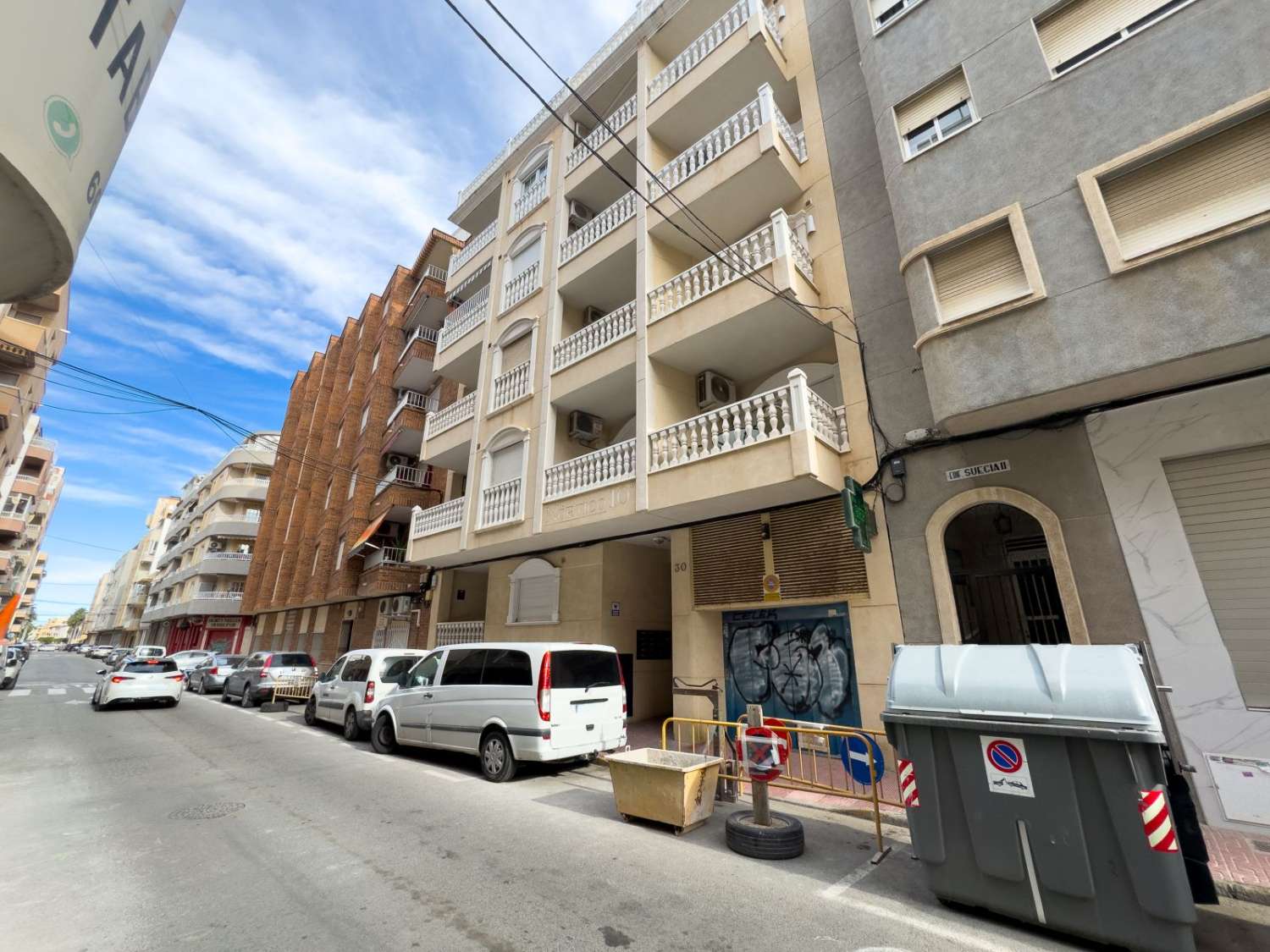 PENTHOUSE EXCLUSIF À 100 M DE LA PLAGE DE LOS LOCOS À TORREVIEJA – 3 CHAMBRES, CHAUFFAGE PAR LE SOL ET PRÊT À EMMÉNAGER