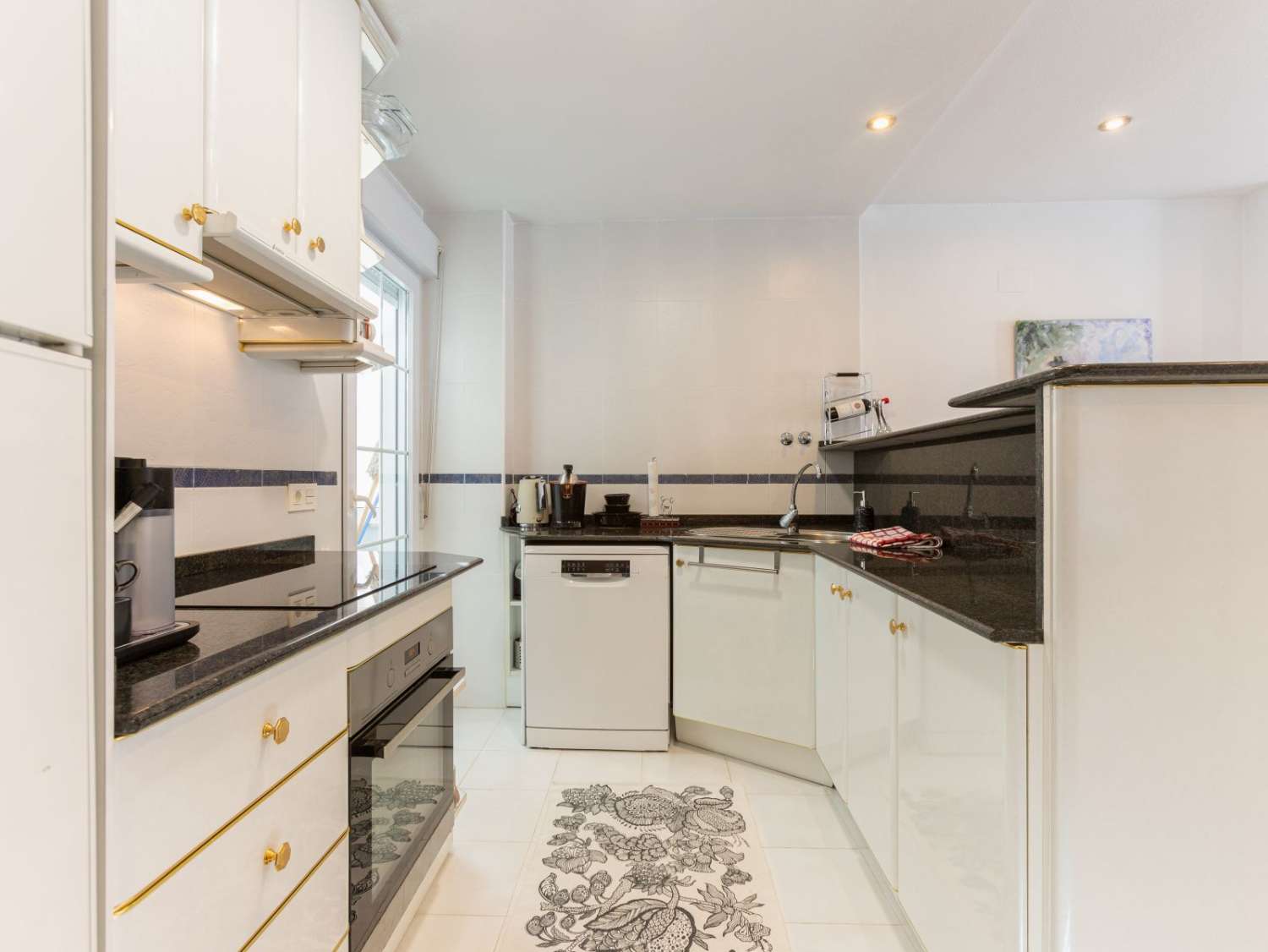 PENTHOUSE EXCLUSIF À 100 M DE LA PLAGE DE LOS LOCOS À TORREVIEJA – 3 CHAMBRES, CHAUFFAGE PAR LE SOL ET PRÊT À EMMÉNAGER